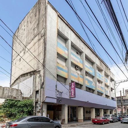 New York Hotel Miami Quezon City Exterior photo